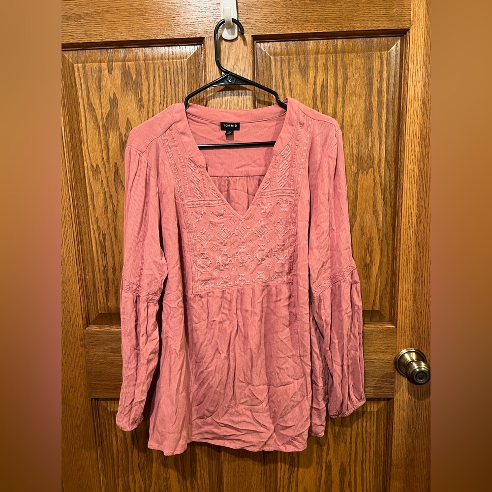 Torrid Crinkle Gauze Embroidered Top